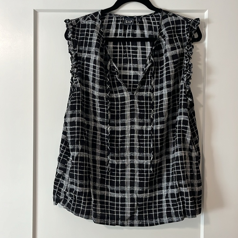 Gap || Plaid Sleeveless Blouse with Ruffle Sleeve and Tie Neck || XL TALL